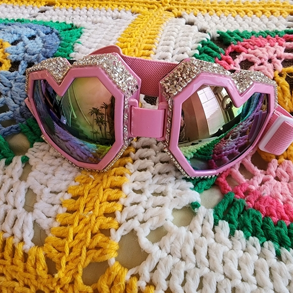 Heart Shaped Goggles with Rhinestones - Picture 3 of 5